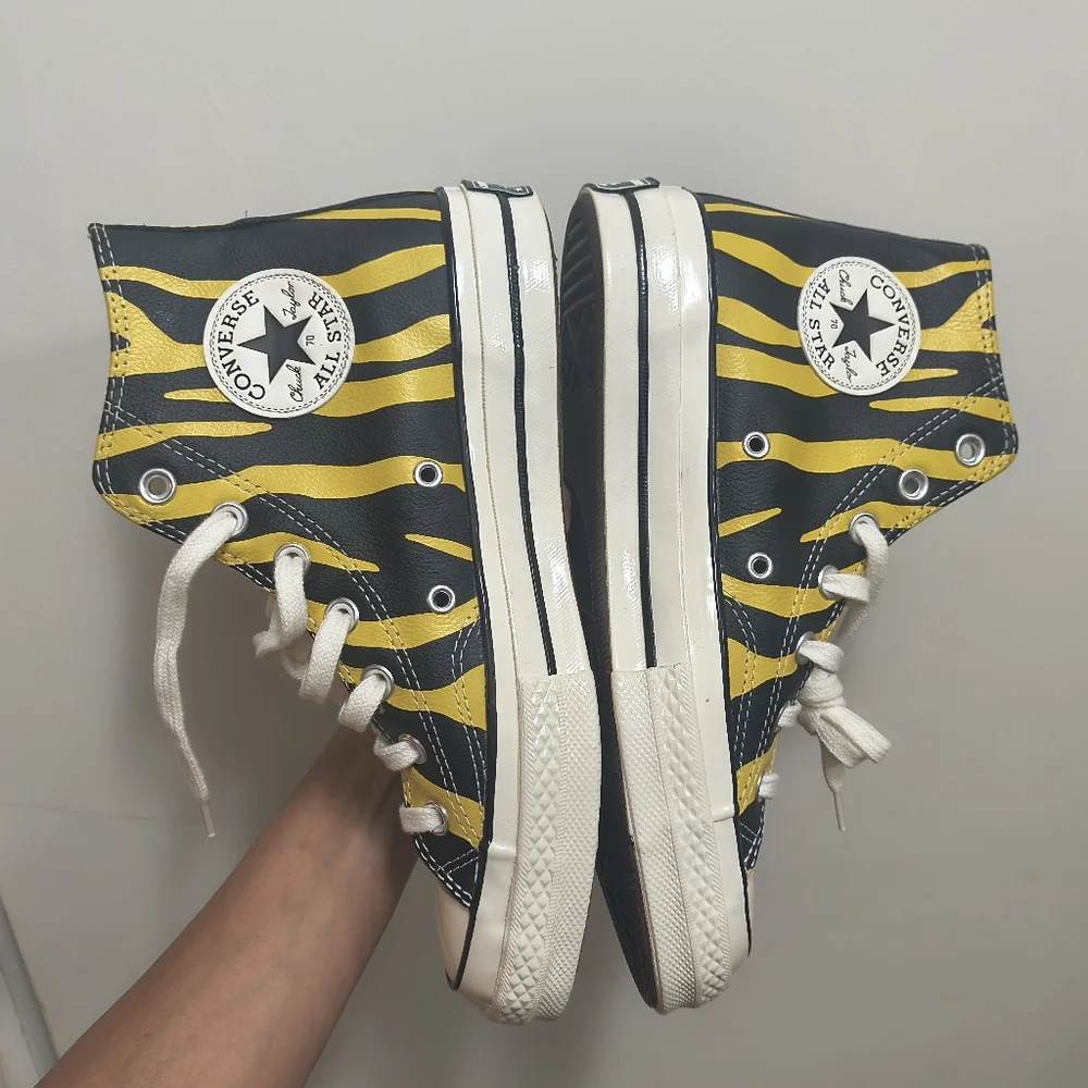 Converse Chuck Taylor Retro 70 Hi Vivid Black Yellow Sulfur Zebra Leather 8 NWT - Picture 8 of 14